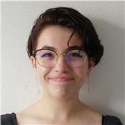 Étudiante à l'INSA de Lyon, donne des cours particuliers en mathématiques et physique